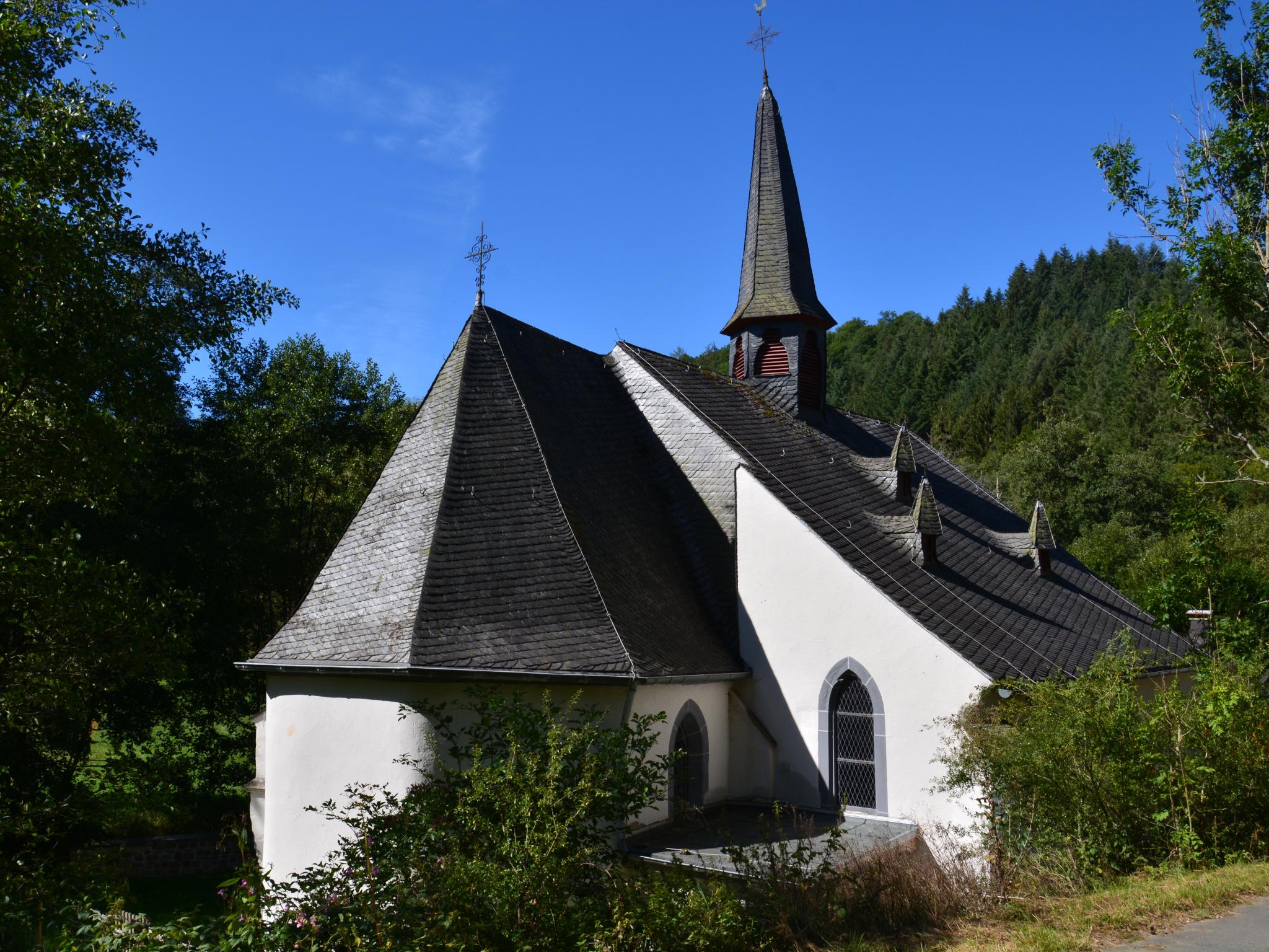 Hinteransicht der St. Jost Kapelle