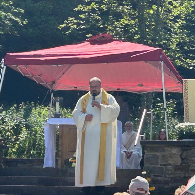 2025 Schuh an Freialtar